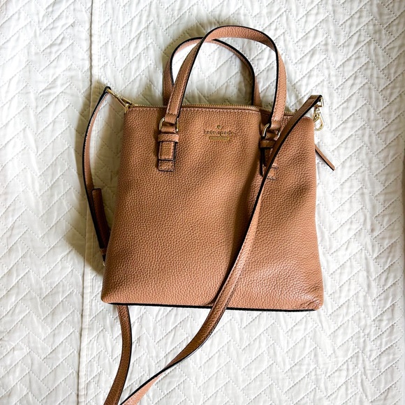 kate spade Handbags - New with tags classic kate spade cross body bag